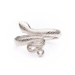 Anillo serpiente plata de ley de 925 rayado.