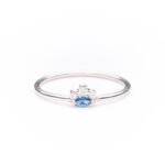 Anillo de plata de ley de 925 con circonitas.