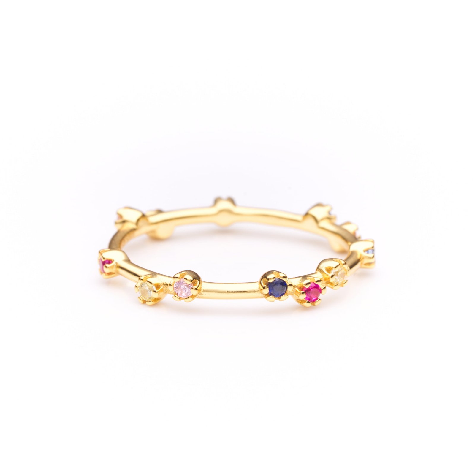 Anillo de plata de ley de 925 con baño de oro y circonitas.