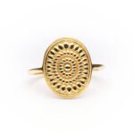 Anillo de plata de ley de 925 con baño de oro.