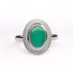 Anillo de plata de ley de 925 con jade verde.