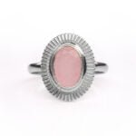 Anillo de plata de ley de 925 con jade rosa.