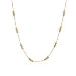 Cadena cuadrados de plata de ley bañada en oro.