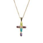 Collar de plata de ley bañado en oro con cruz de circonitas de colores.